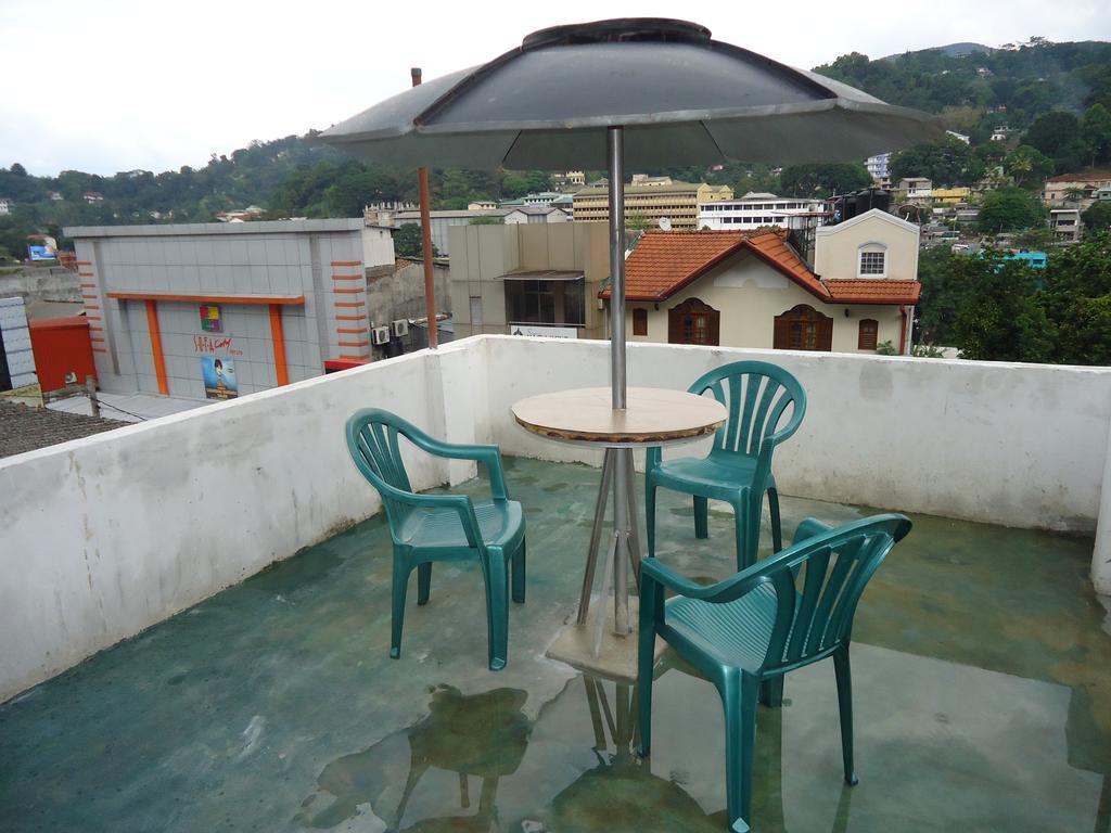 Candy Home Kandy Exterior foto