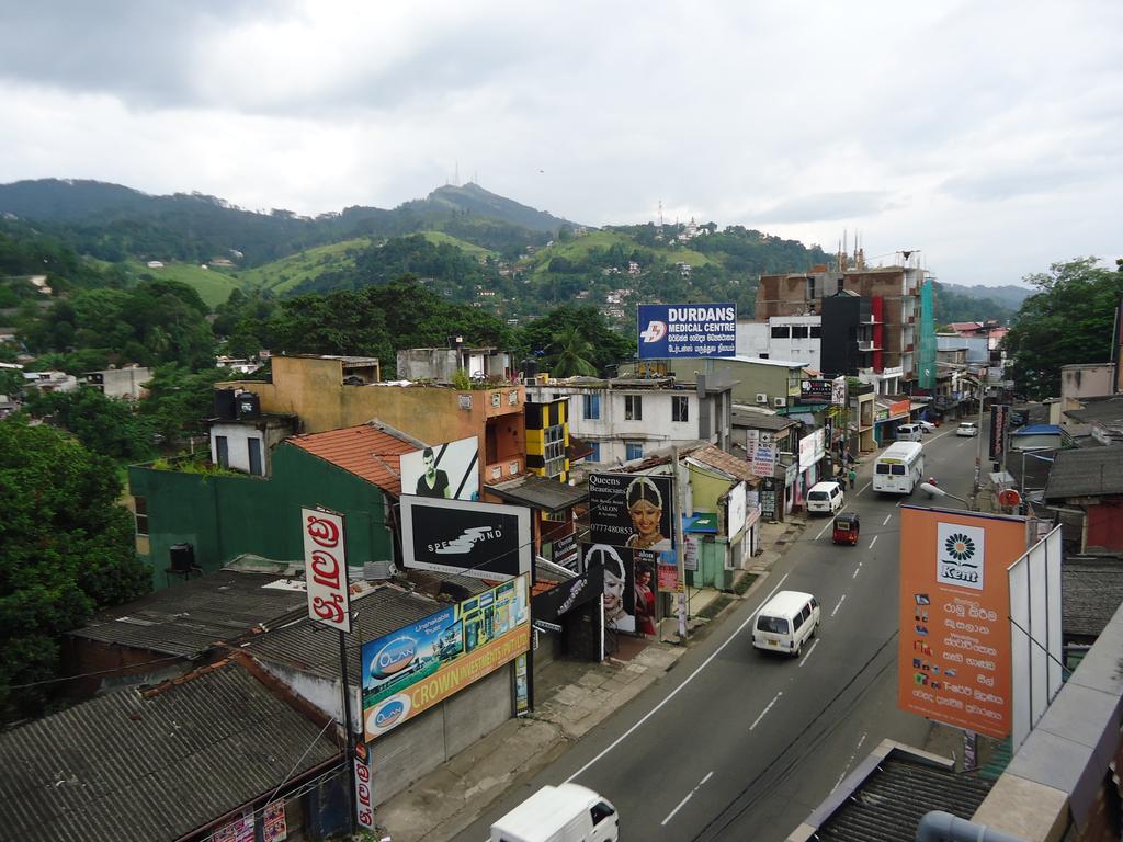 Candy Home Kandy Exterior foto